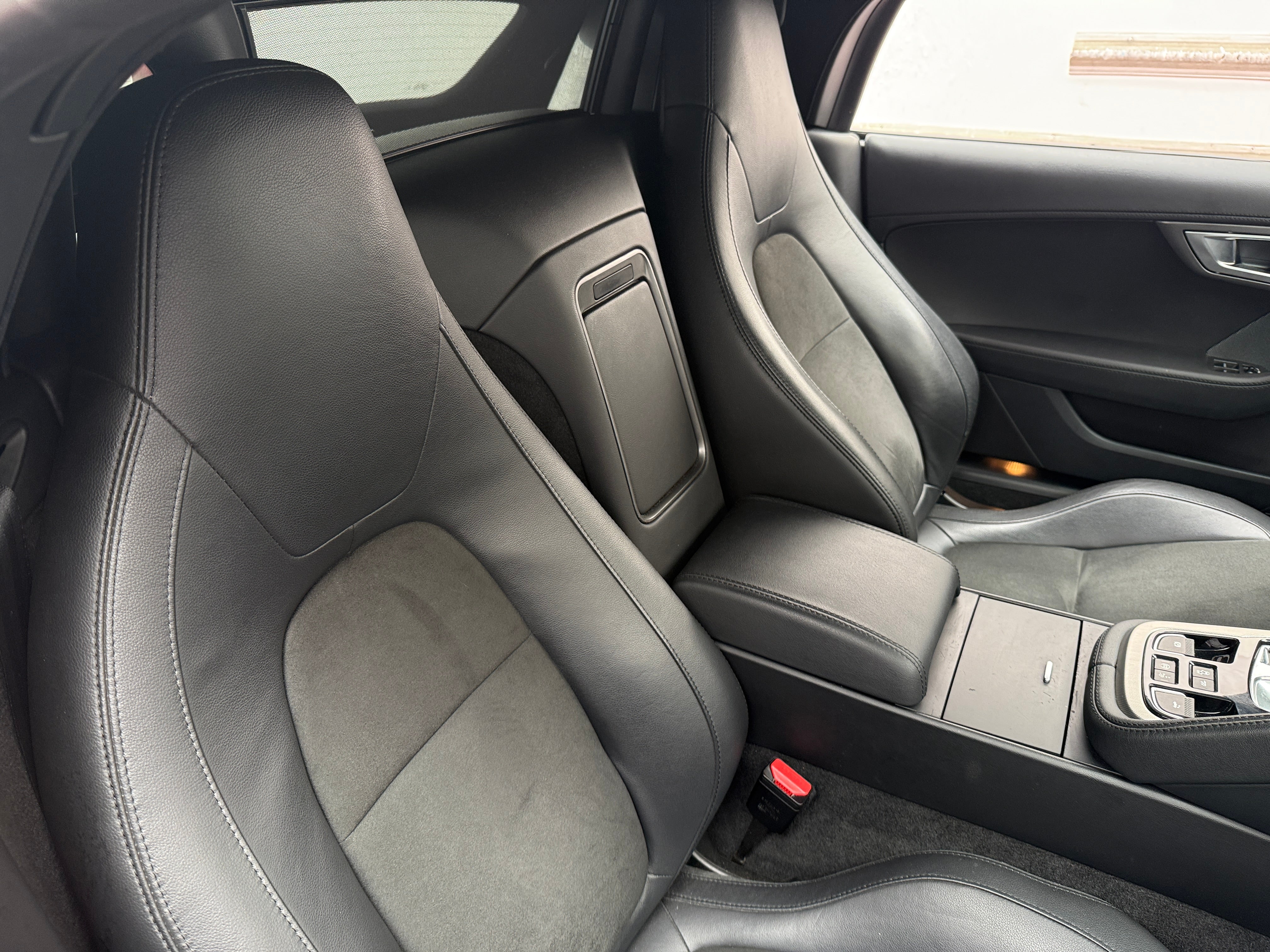 2014 Jaguar F-TYPE Base