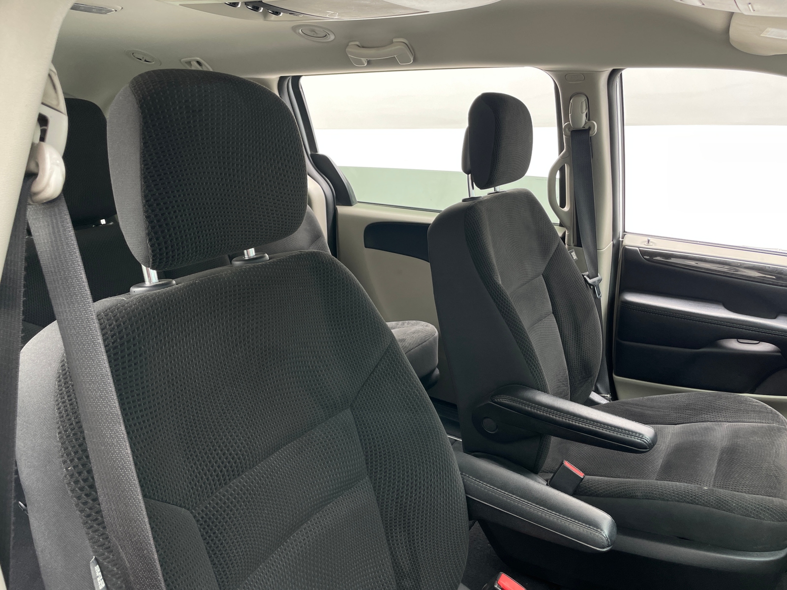 Thumbnail: 2019 Dodge Grand Caravan - 2