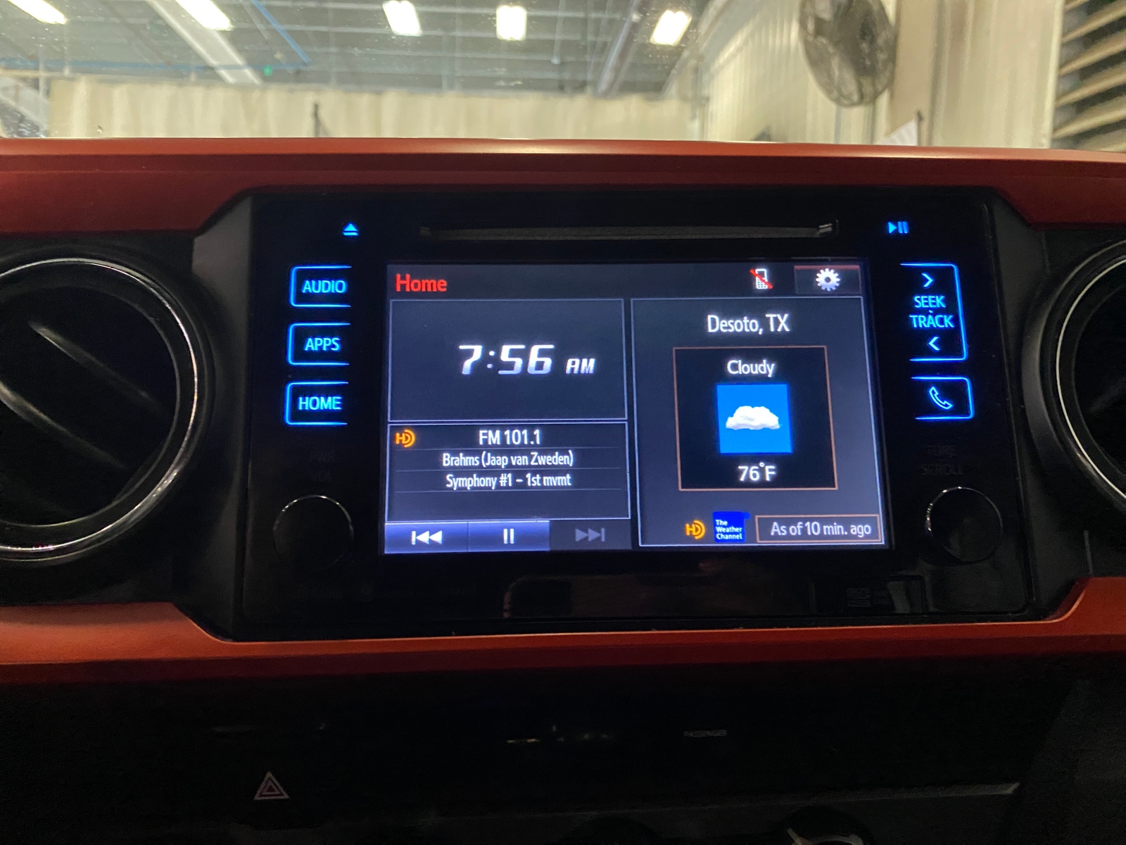Thumbnail: 2016 Toyota Tacoma - 4