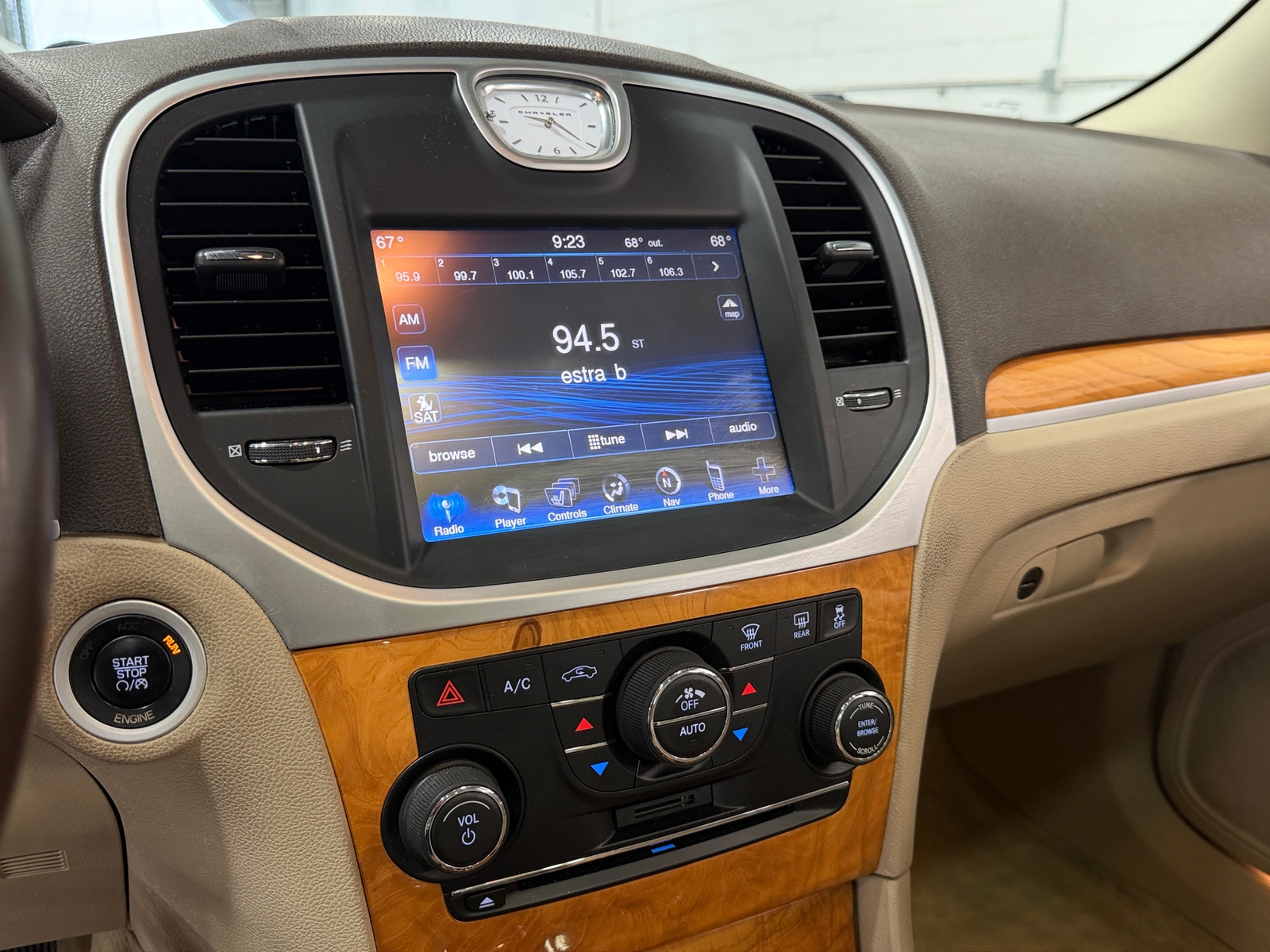 Thumbnail: 2013 Chrysler 300 - 3