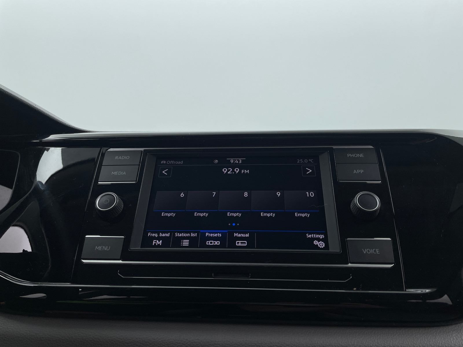 Thumbnail: 2024 Volkswagen Taos - 4