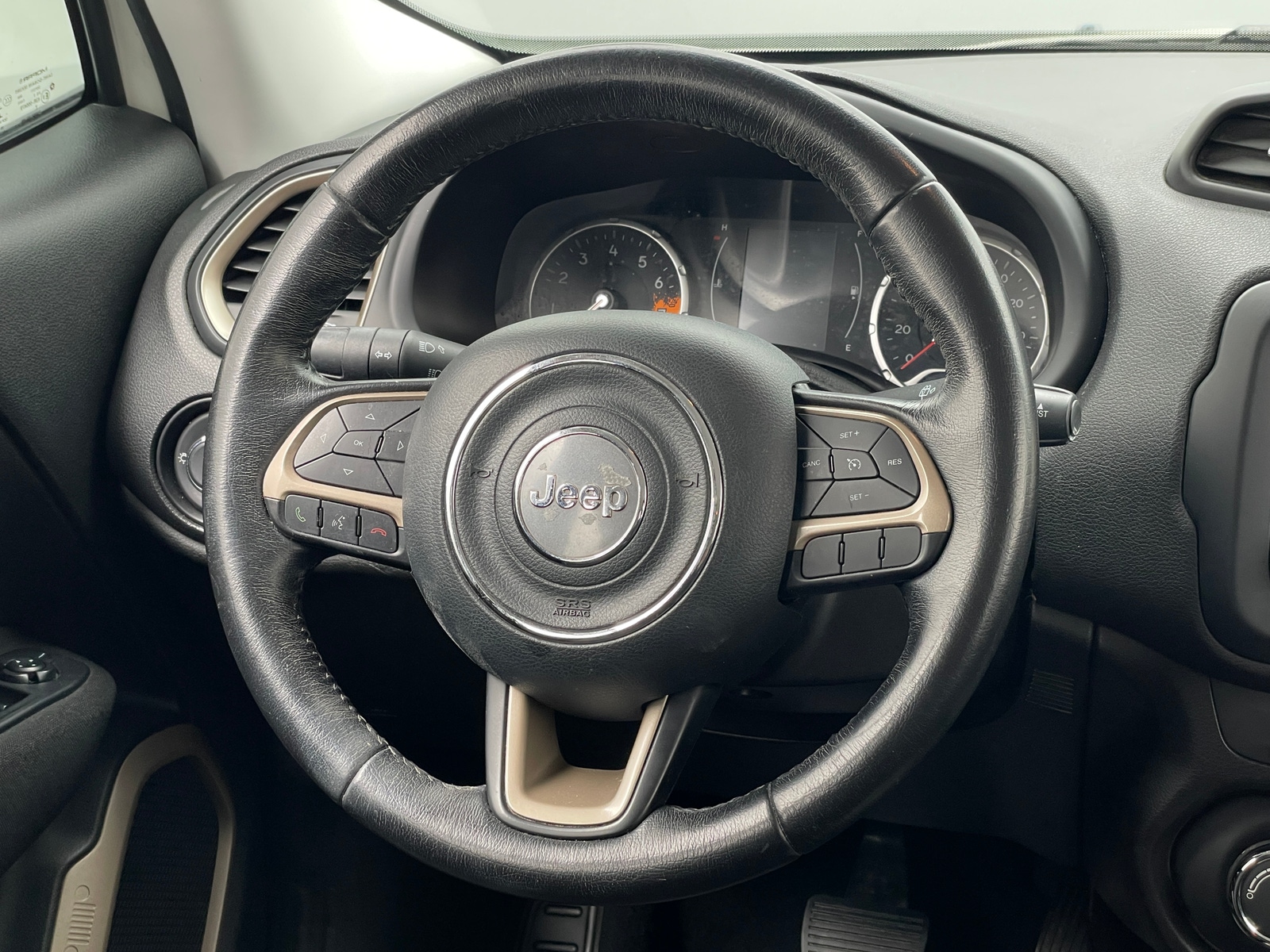 Thumbnail: 2017 Jeep Renegade - 5