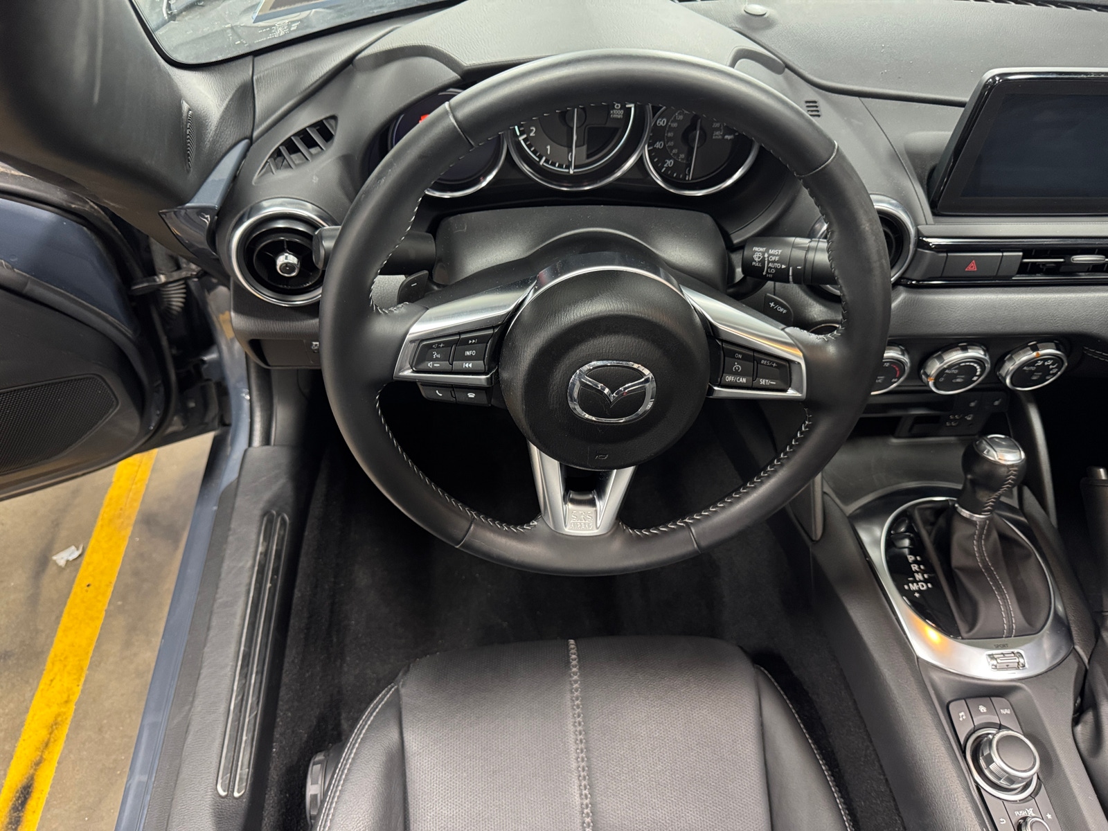 Thumbnail: 2020 Mazda MX-5 Miata - 4