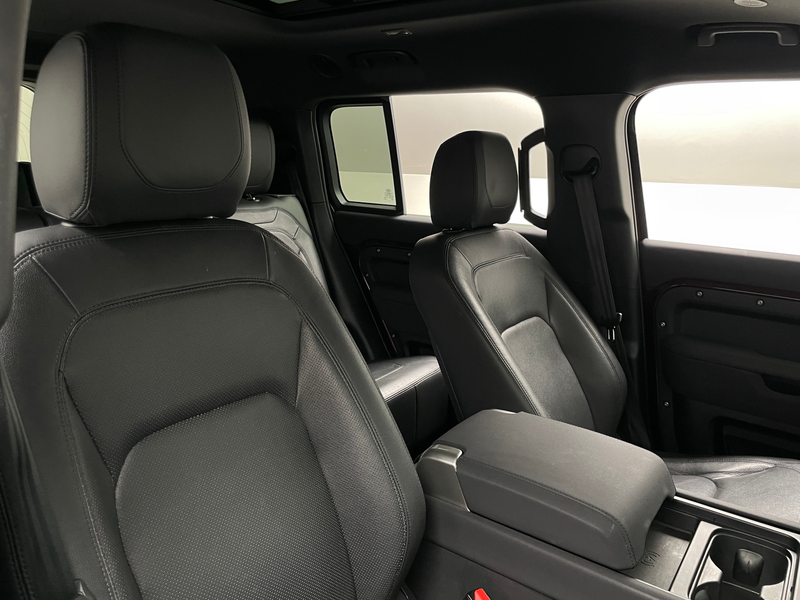 Thumbnail: 2023 Land Rover Defender - 2