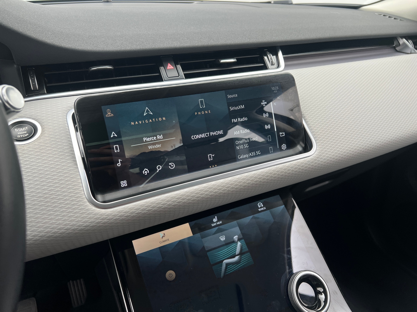 Thumbnail: 2021 Land Rover Range Rover Evoque - 3