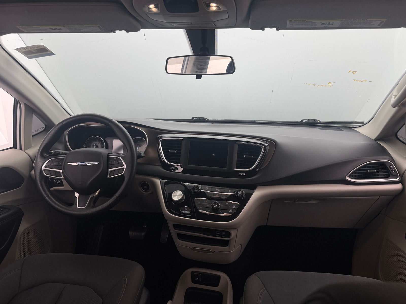 Thumbnail: 2019 Chrysler Pacifica - 3