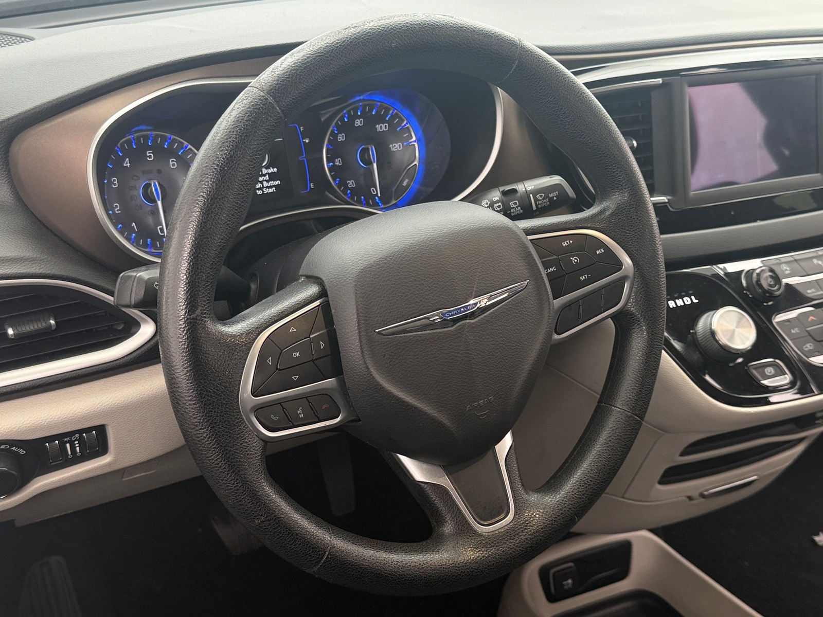 Thumbnail: 2019 Chrysler Pacifica - 5