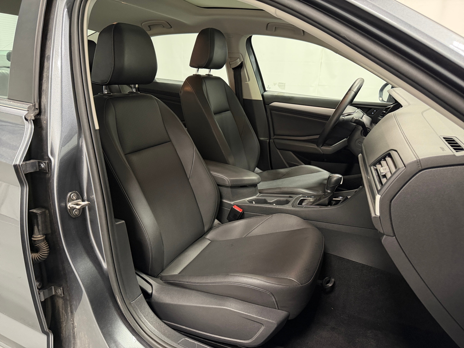 Thumbnail: 2019 Volkswagen Jetta - 2