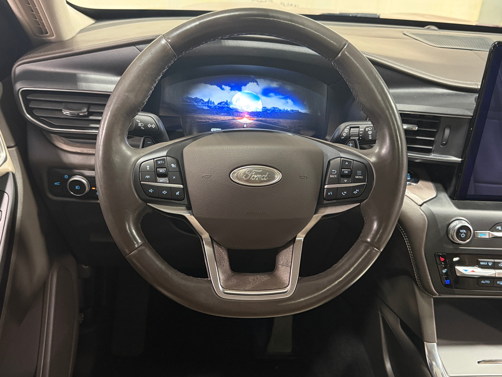 Thumbnail: 2020 Ford Explorer - 4