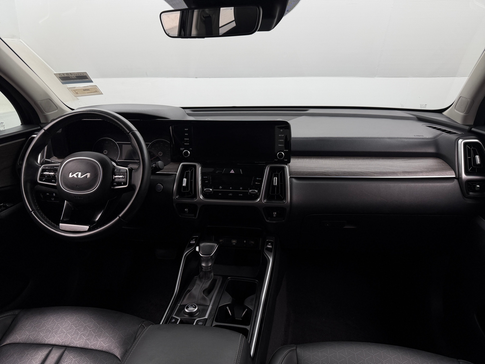 Thumbnail: 2023 Kia Sorento - 2