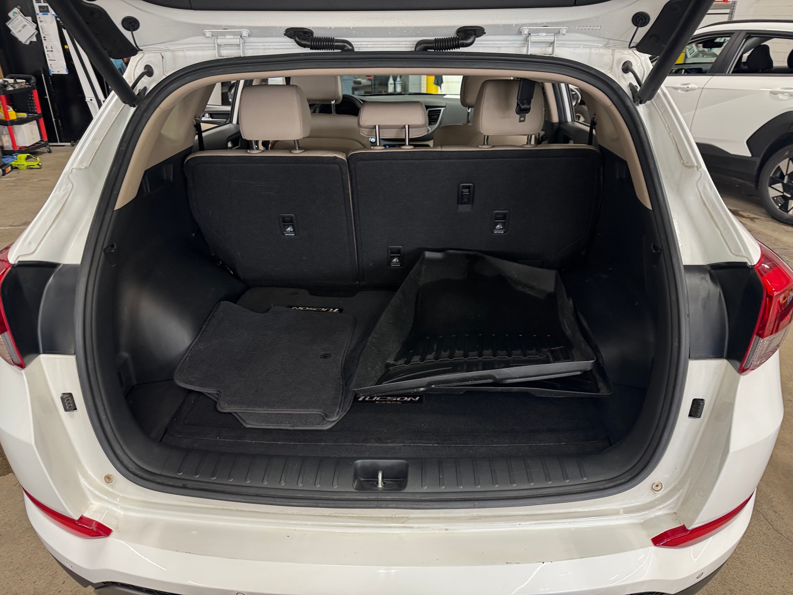 Thumbnail: 2016 Hyundai Tucson - 7