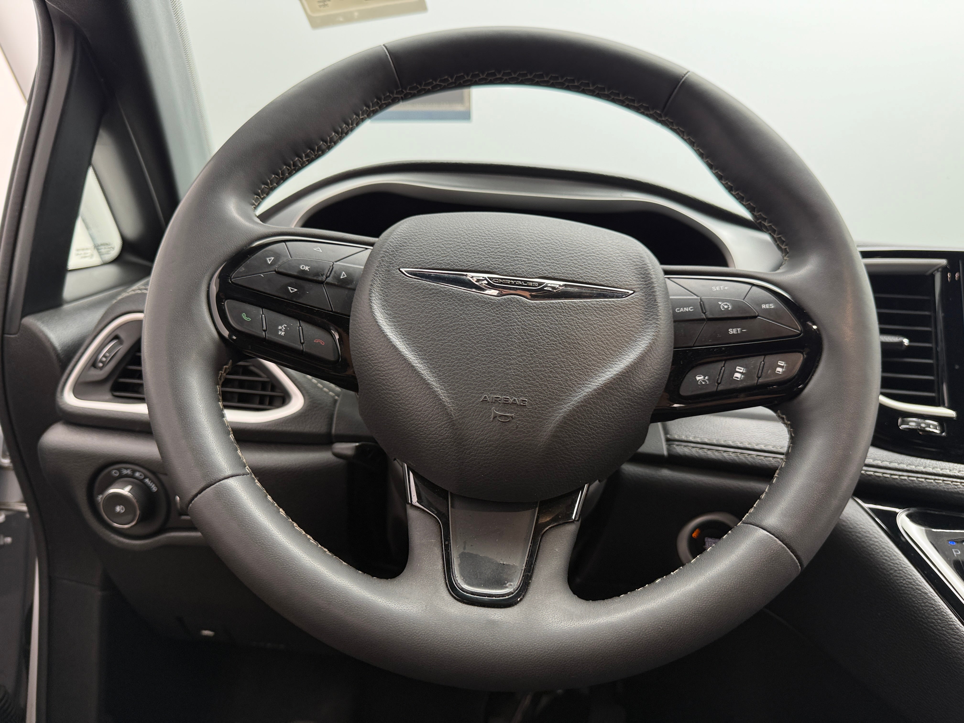 2024 Chrysler Pacifica PHEV Select