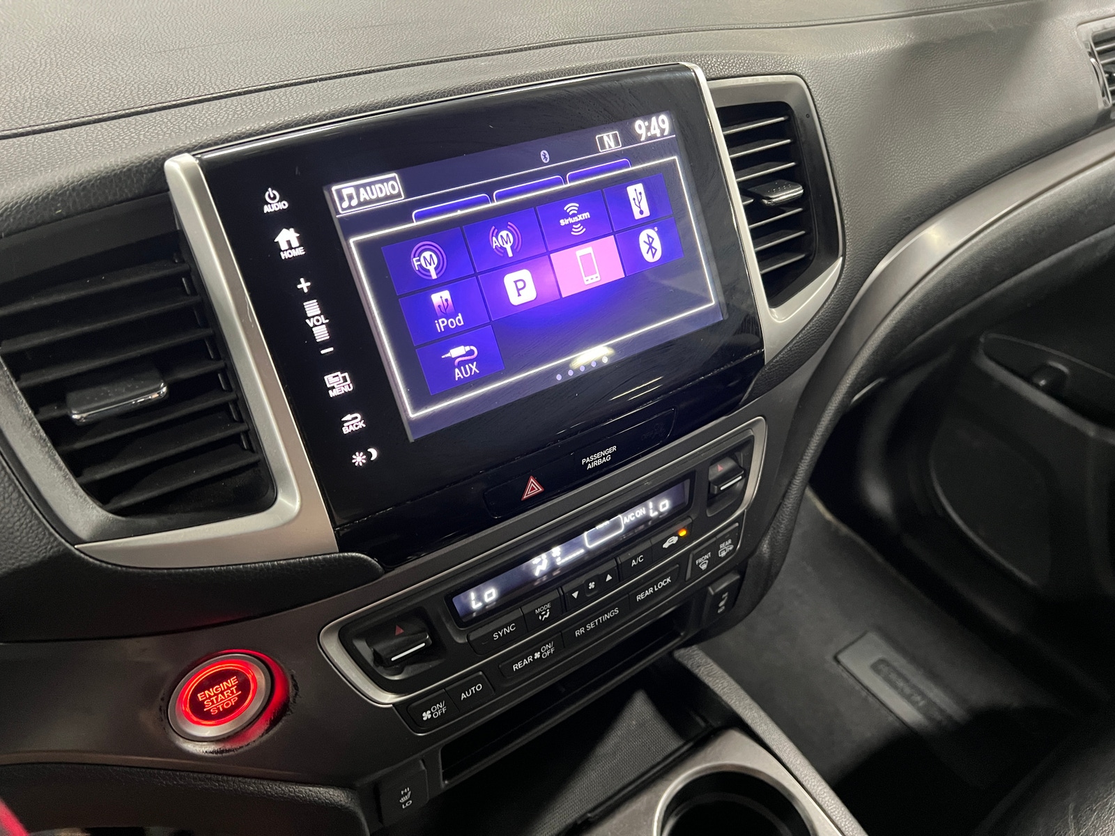 Thumbnail: 2018 Honda Pilot - 3