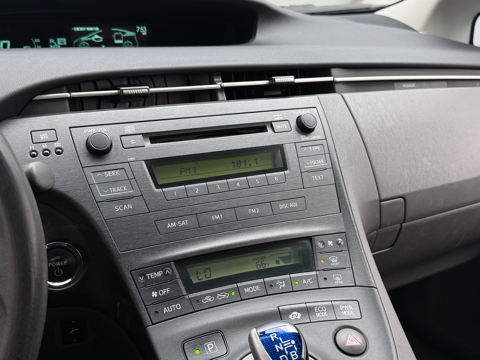 Thumbnail: 2010 Toyota Prius - 4