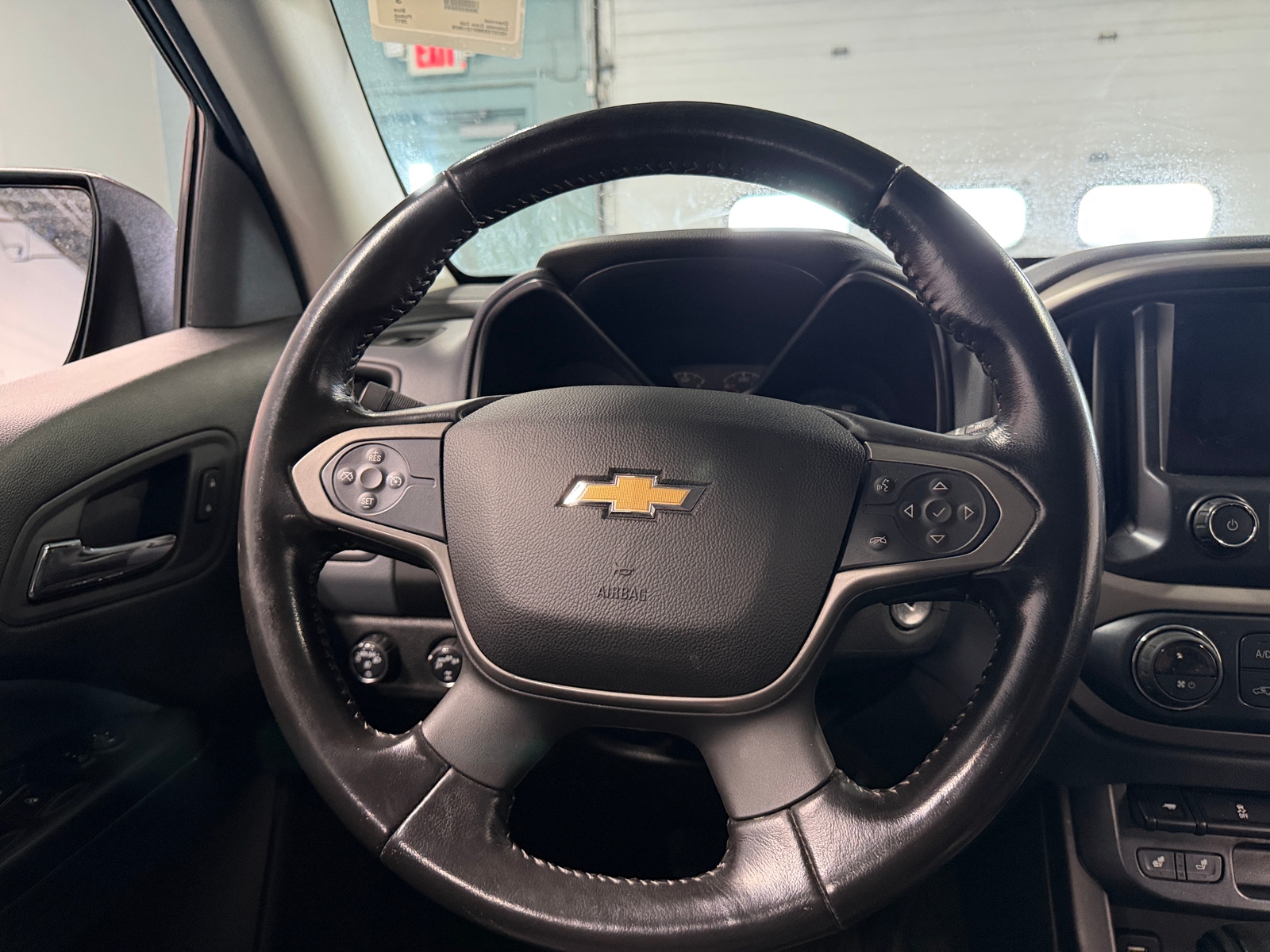 Thumbnail: 2017 Chevrolet Colorado - 4