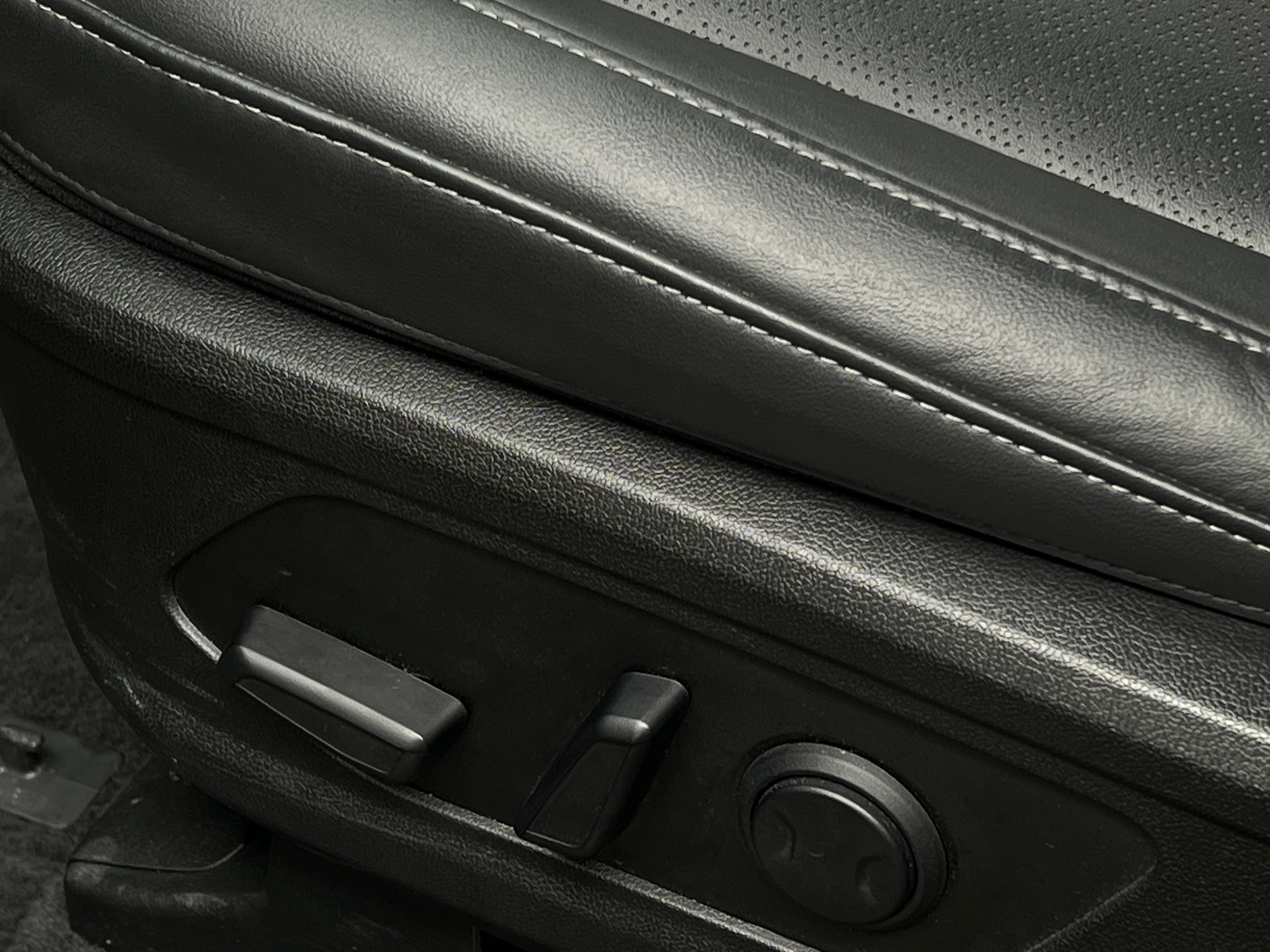 2023 Kia Sorento SX - Photo 21