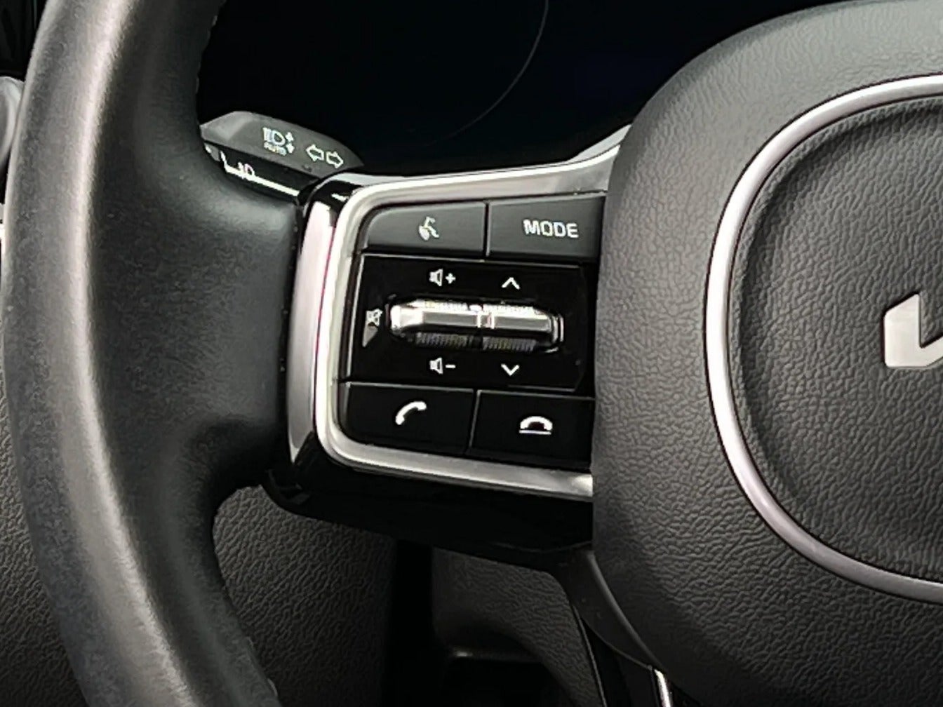 2023 Kia Sorento SX - Photo 22