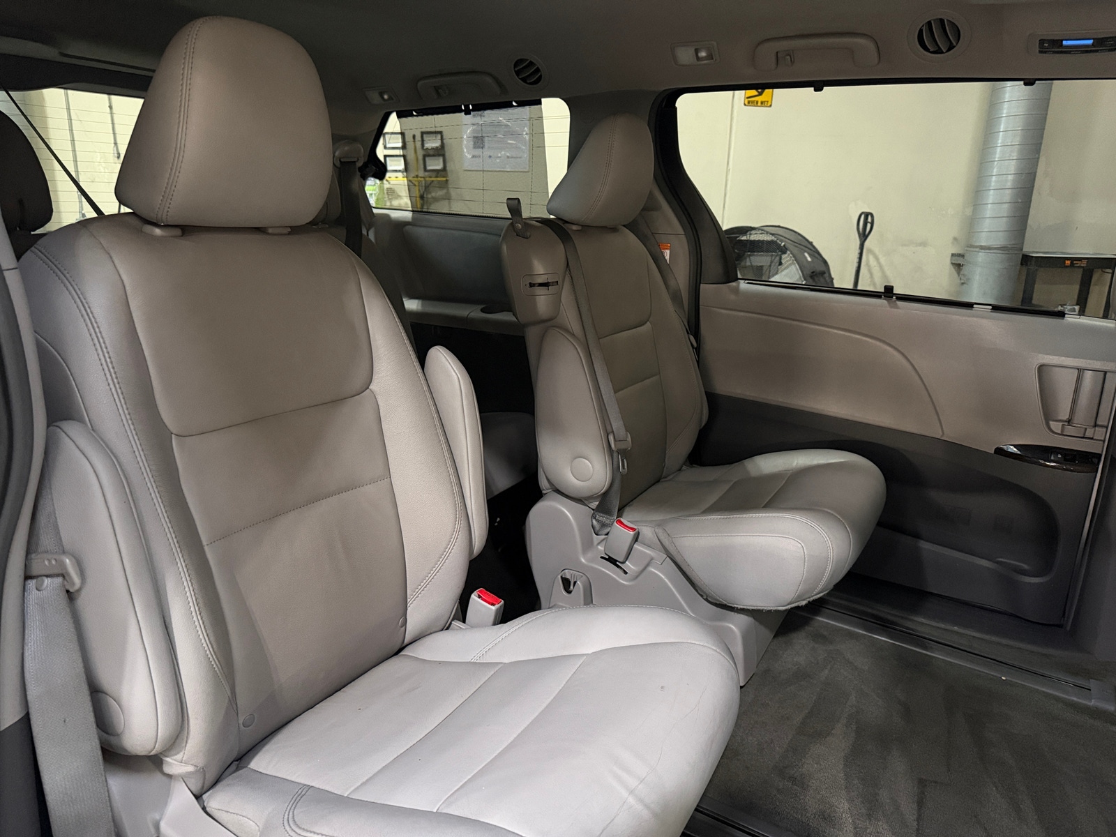 Thumbnail: 2017 Toyota Sienna - 5
