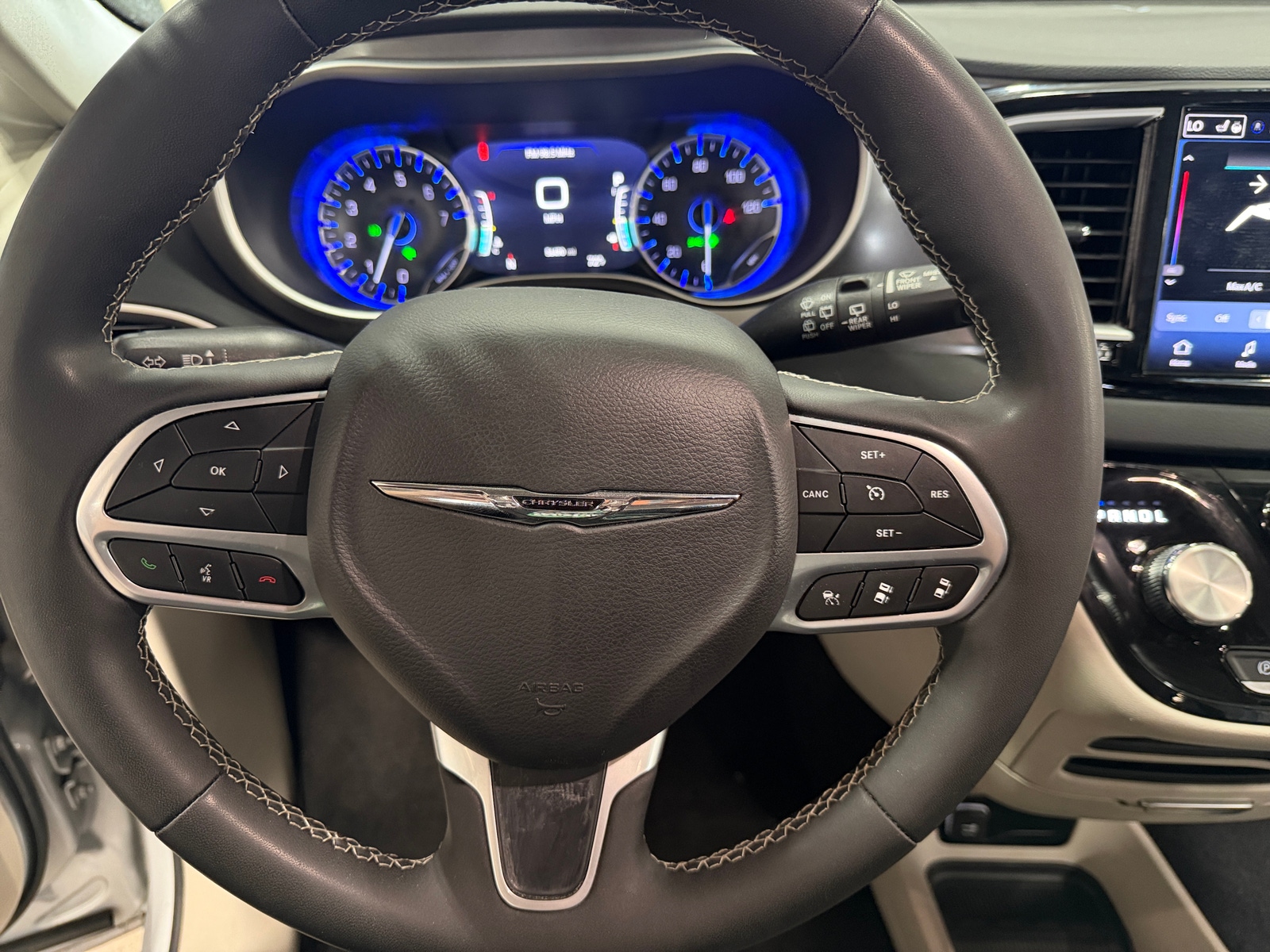 Thumbnail: 2024 Chrysler Pacifica - 4
