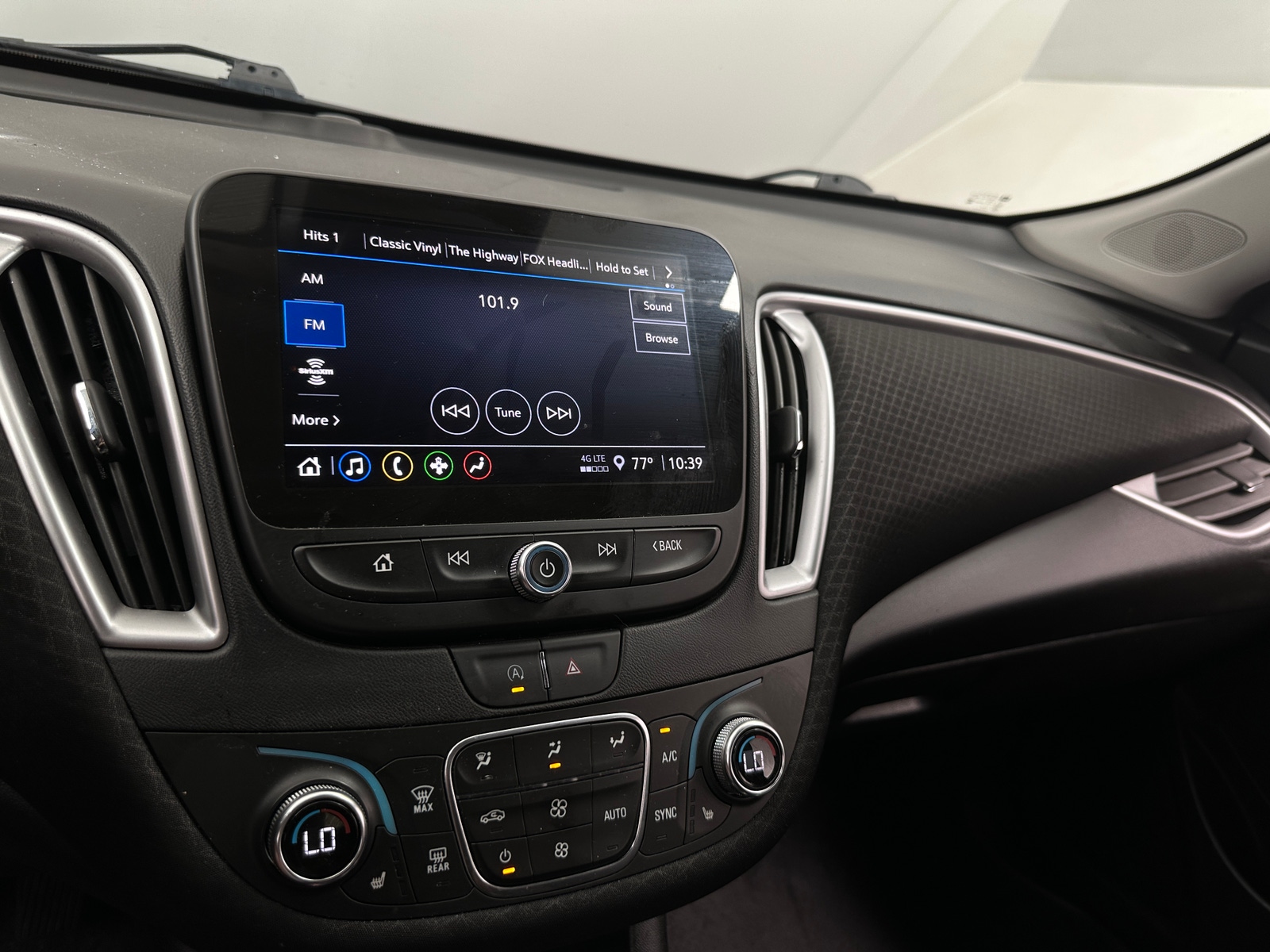 Thumbnail: 2025 Chevrolet Malibu - 4