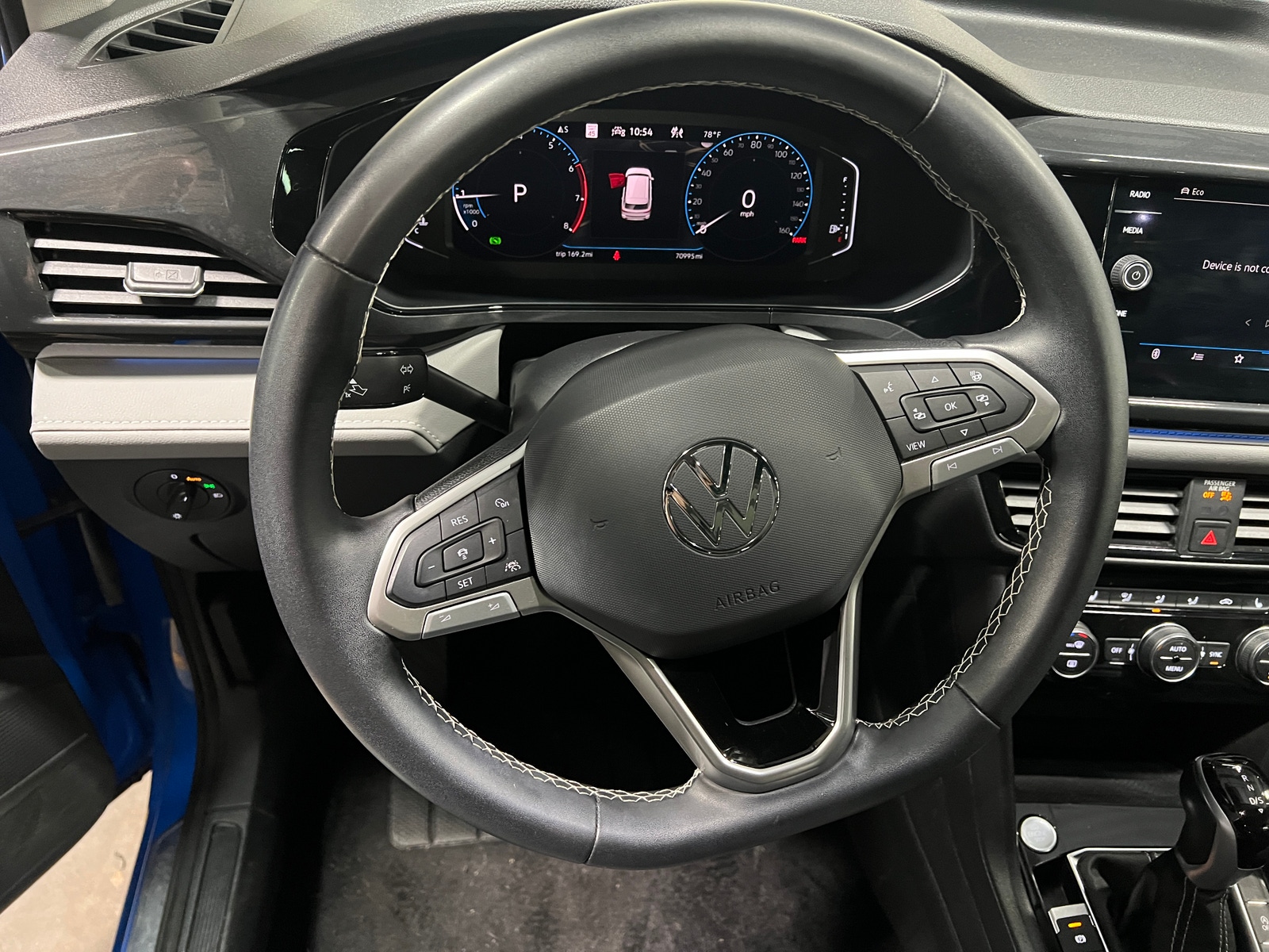 Thumbnail: 2023 Volkswagen Taos - 4