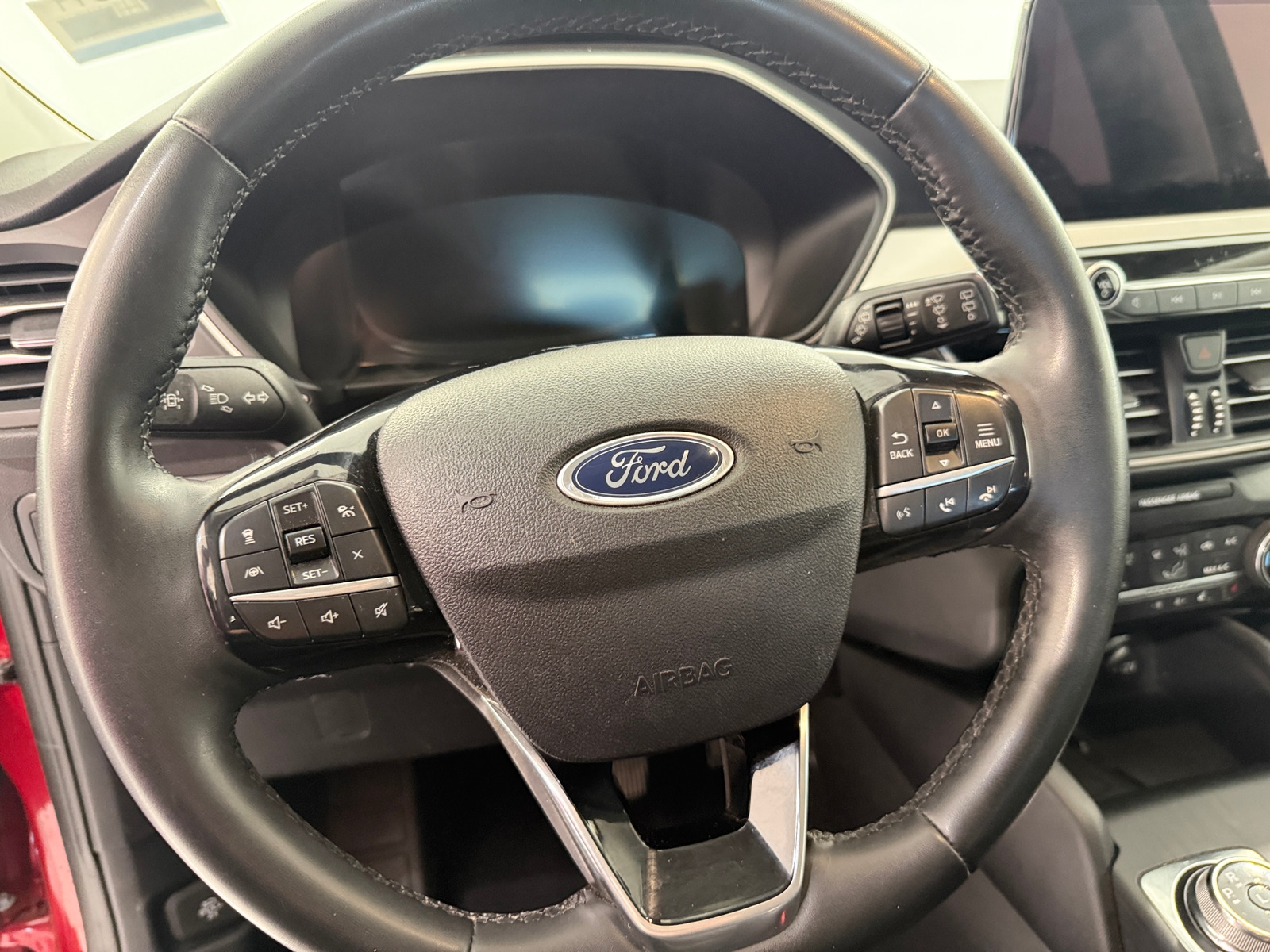 Thumbnail: 2022 Ford Escape - 4