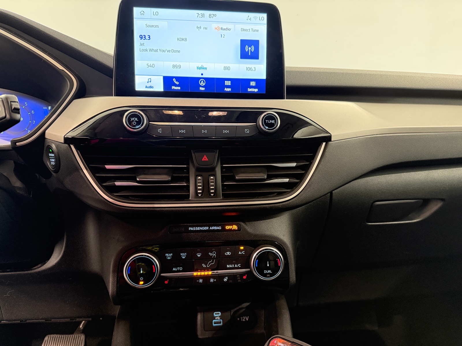 Thumbnail: 2022 Ford Escape - 3
