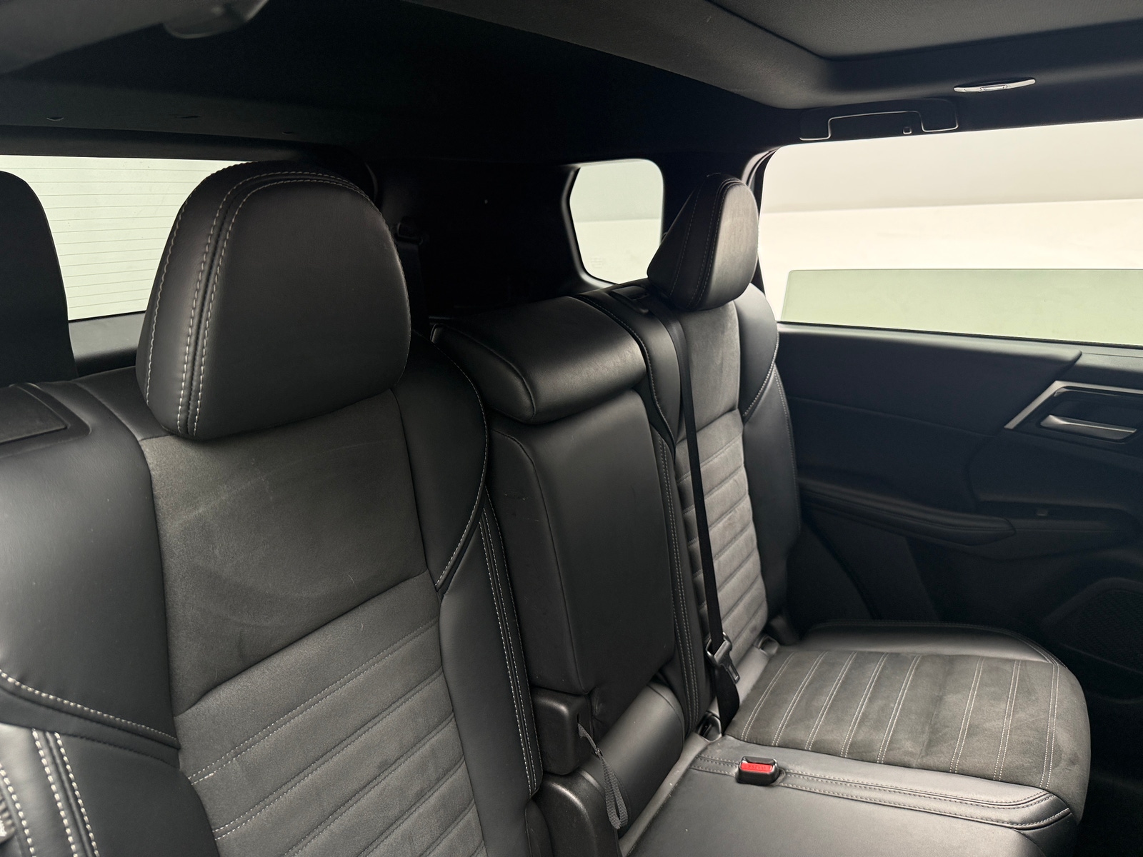 Thumbnail: 2024 Mitsubishi Outlander - 5