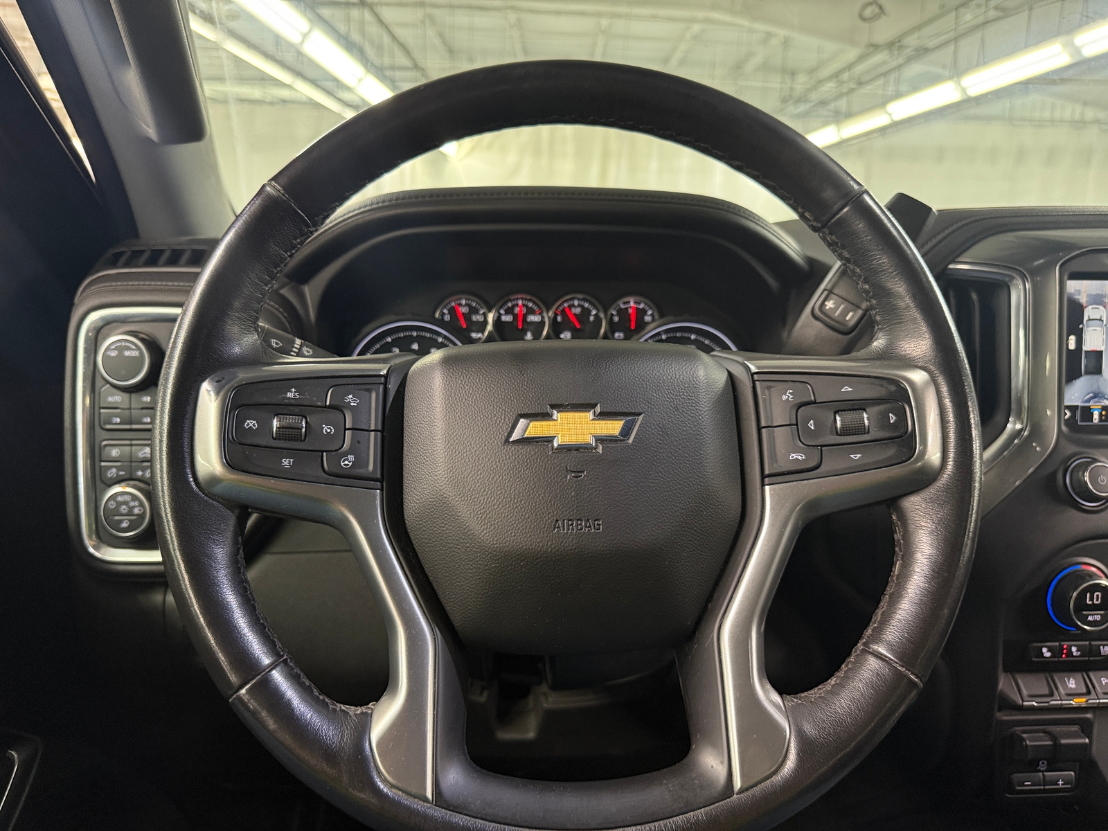Thumbnail: 2022 Chevrolet Silverado 2500 - 4