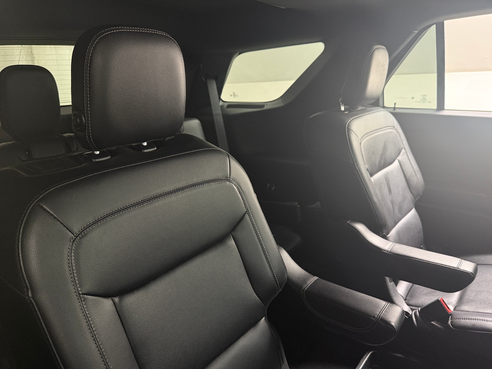 Thumbnail: 2020 Ford Explorer - 5