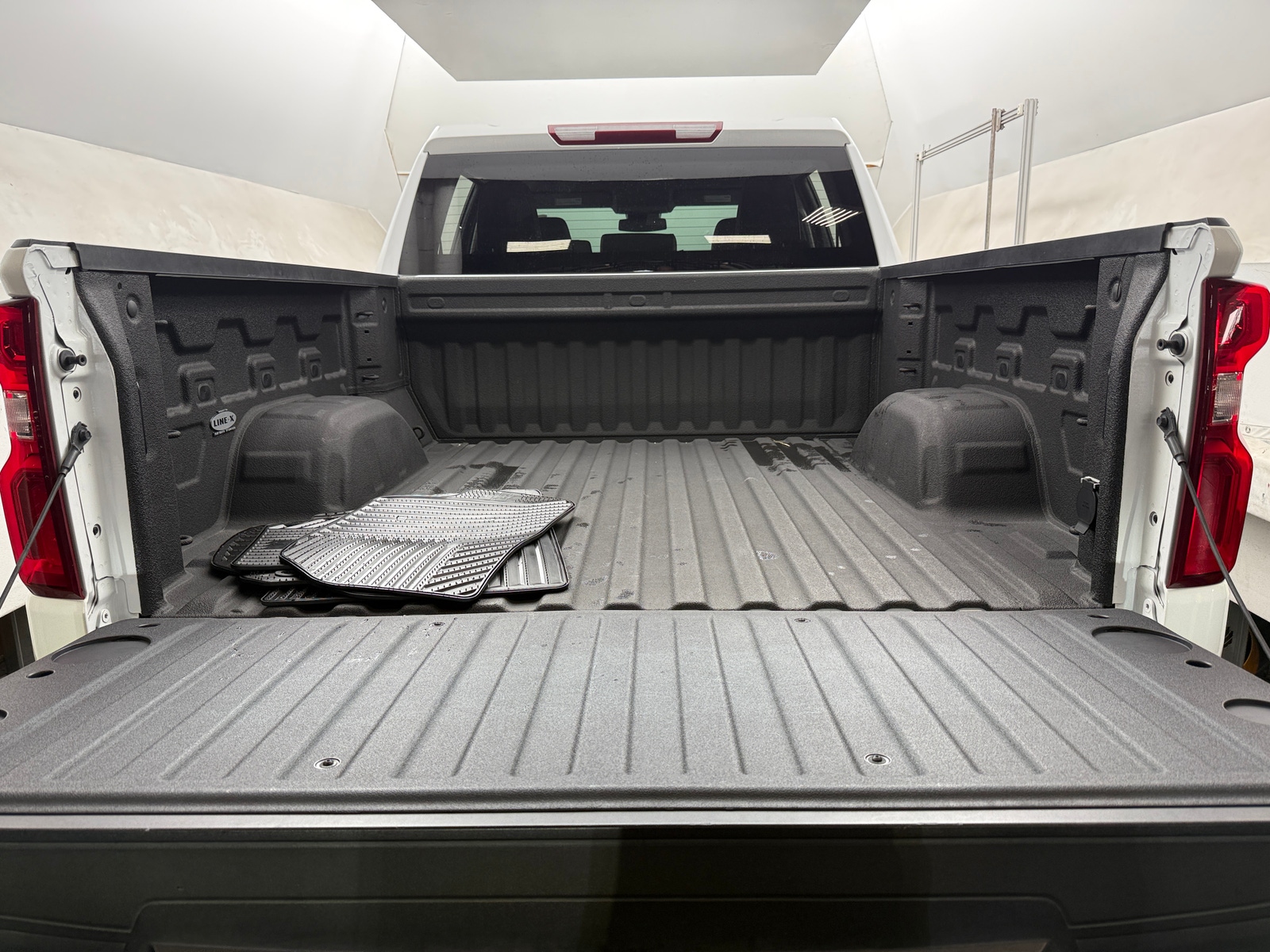 Thumbnail: 2025 Chevrolet Silverado 1500 - 6