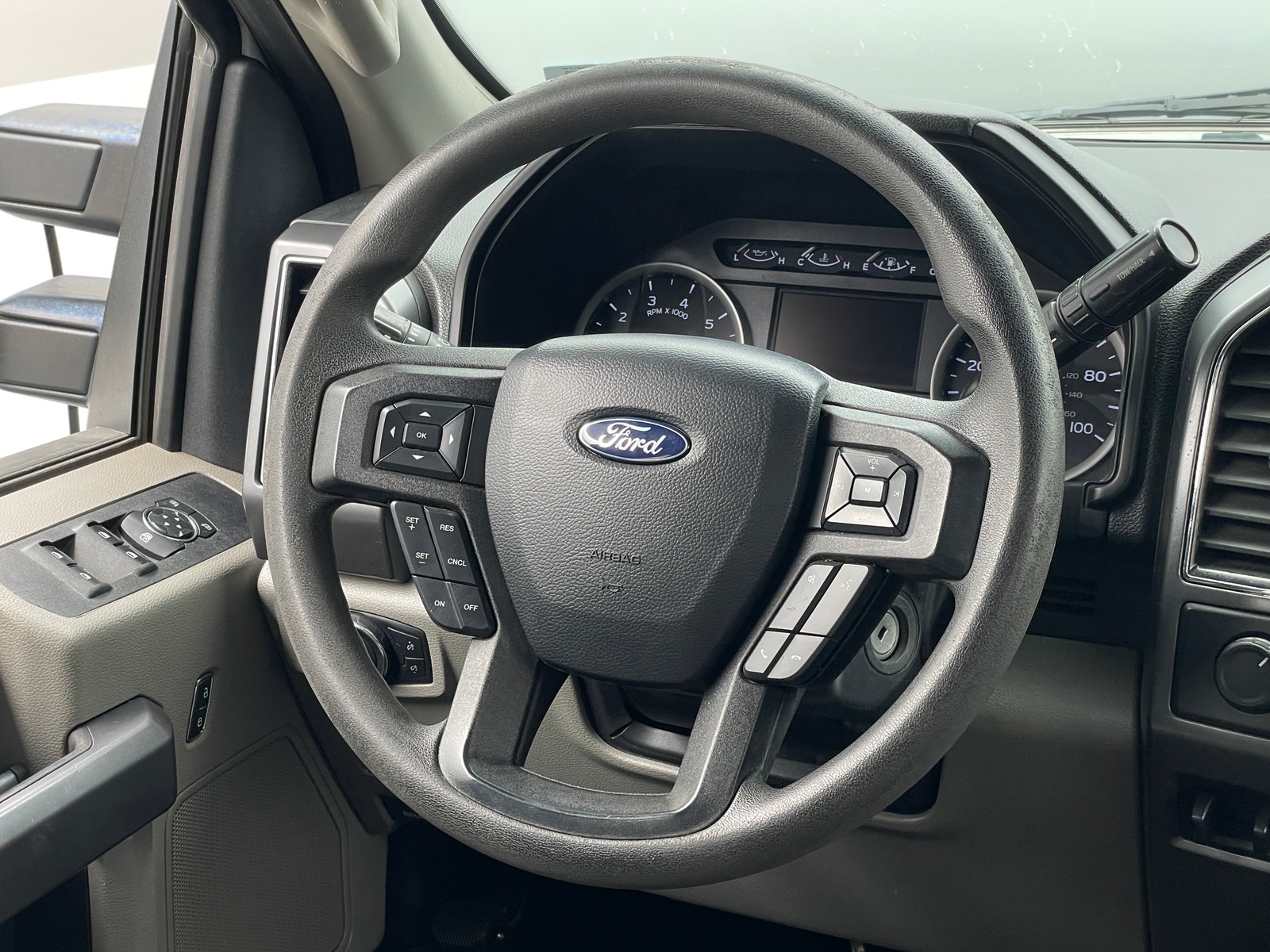 Thumbnail: 2019 Ford Econoline - 5