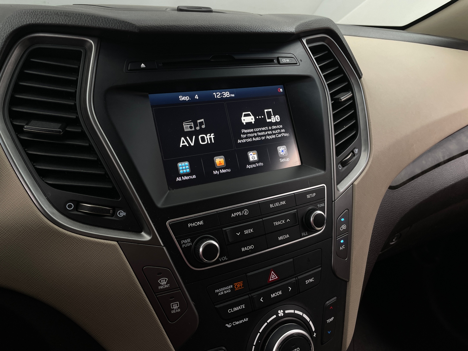 Thumbnail: 2017 Hyundai Santa Fe - 4
