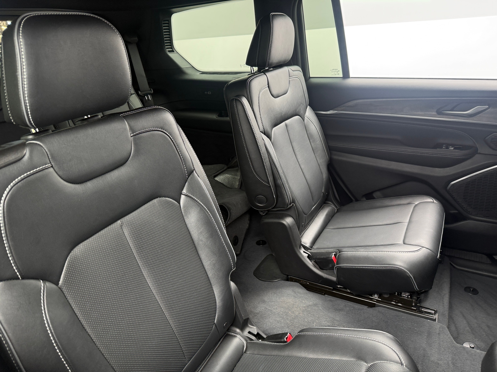 Thumbnail: 2023 Jeep Grand Cherokee L - 5