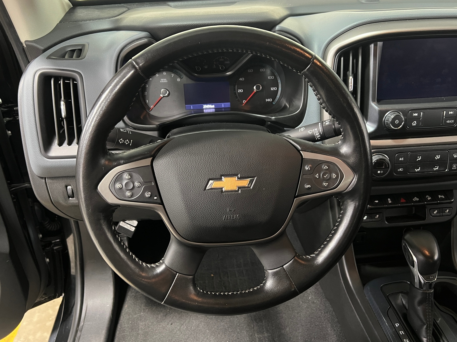 Thumbnail: 2022 Chevrolet Colorado - 4