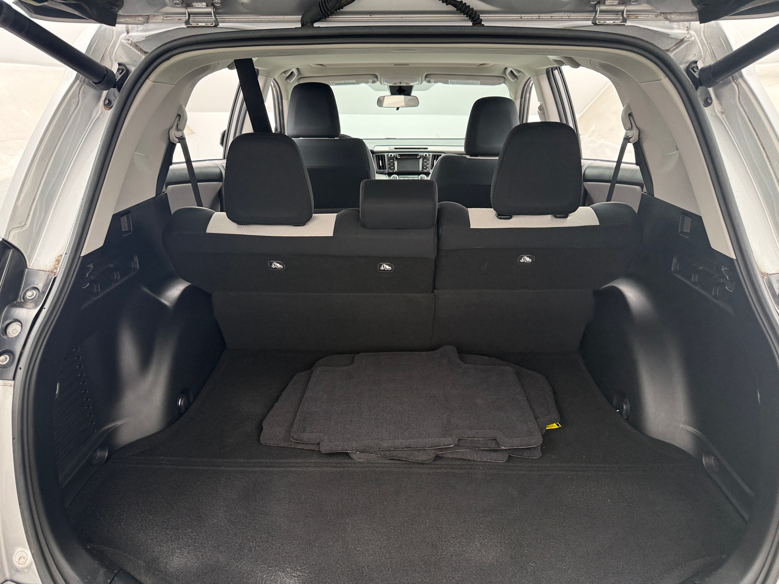 Thumbnail: 2017 Toyota RAV4 - 7