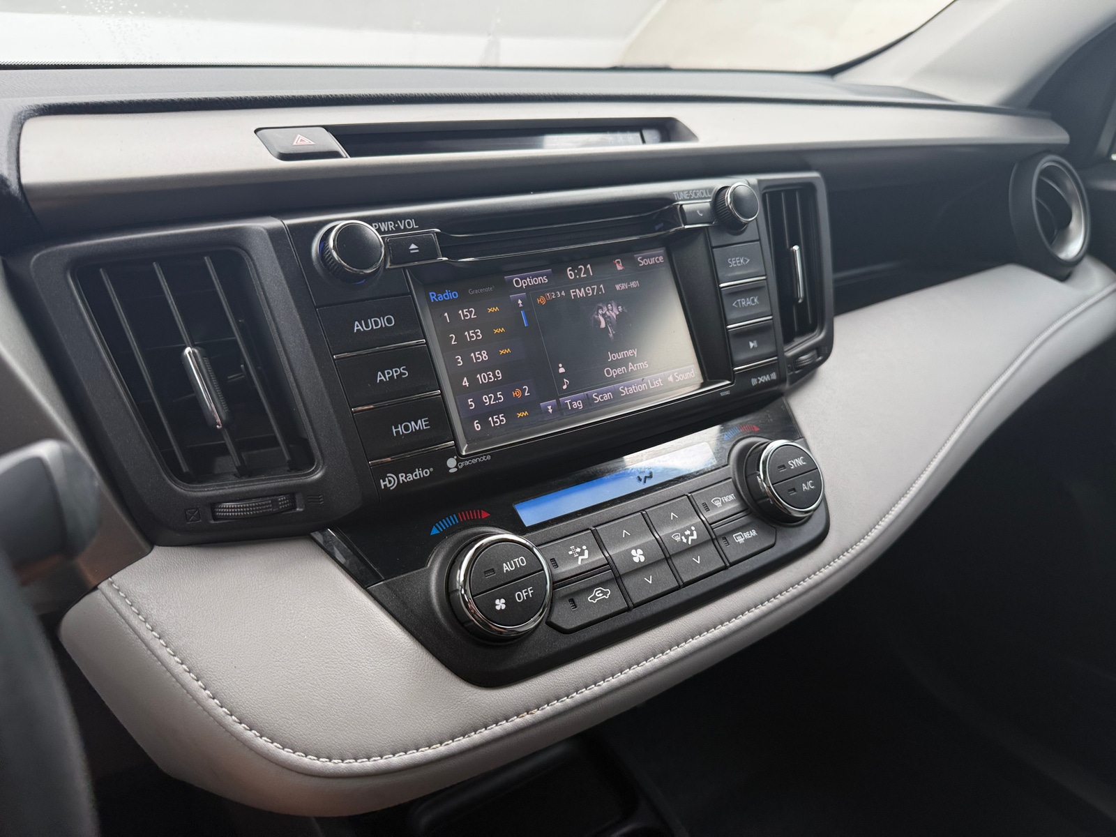 Thumbnail: 2017 Toyota RAV4 - 4