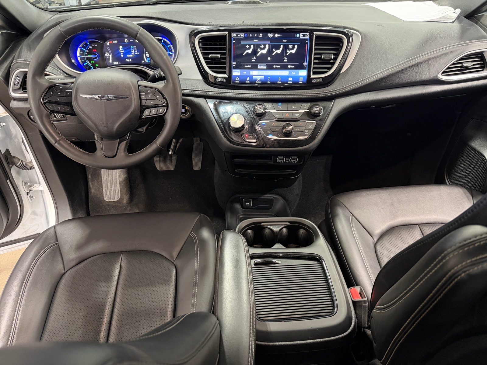 Thumbnail: 2024 Chrysler Pacifica - 2
