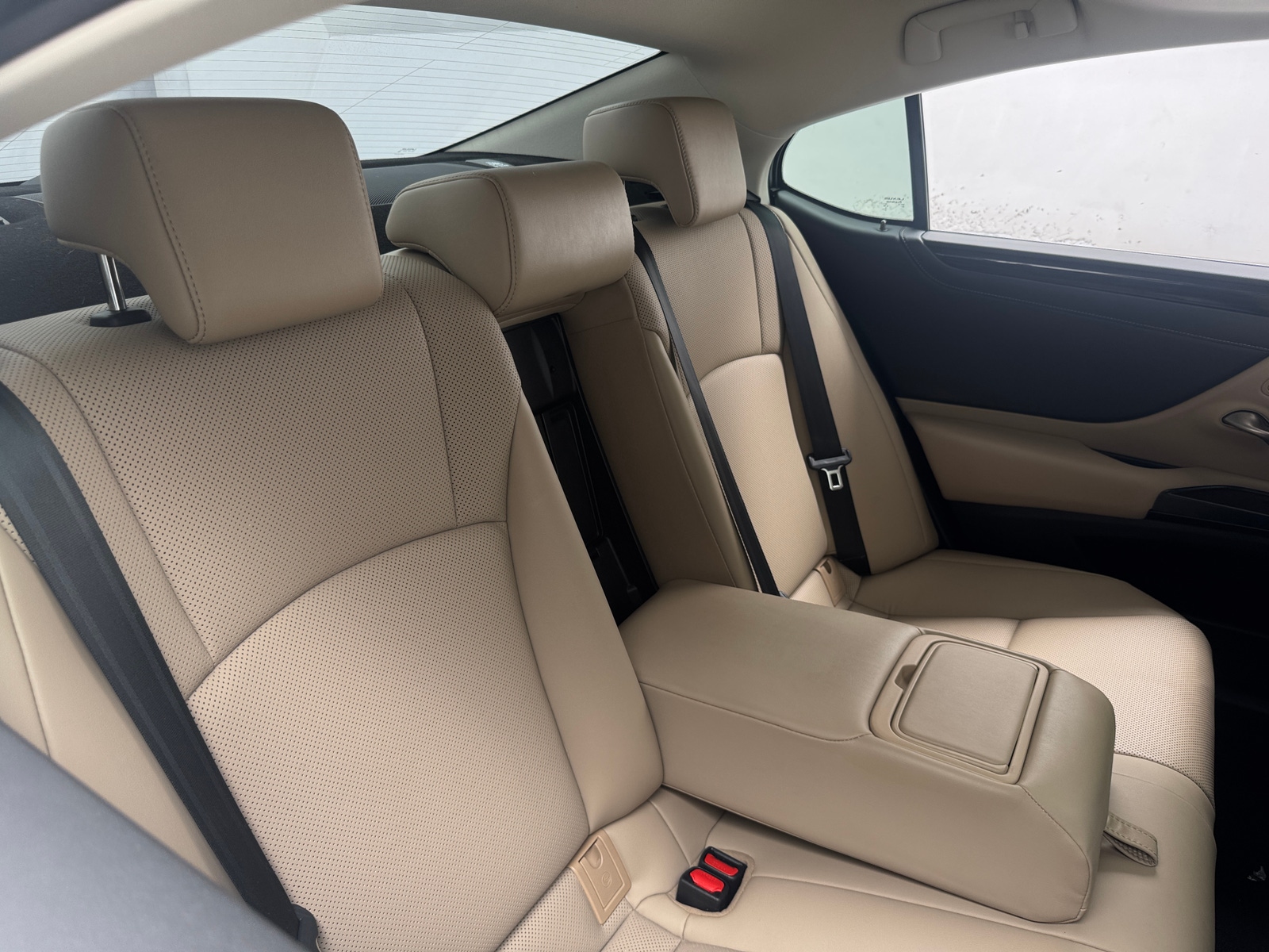 Thumbnail: 2020 Lexus ES - 5