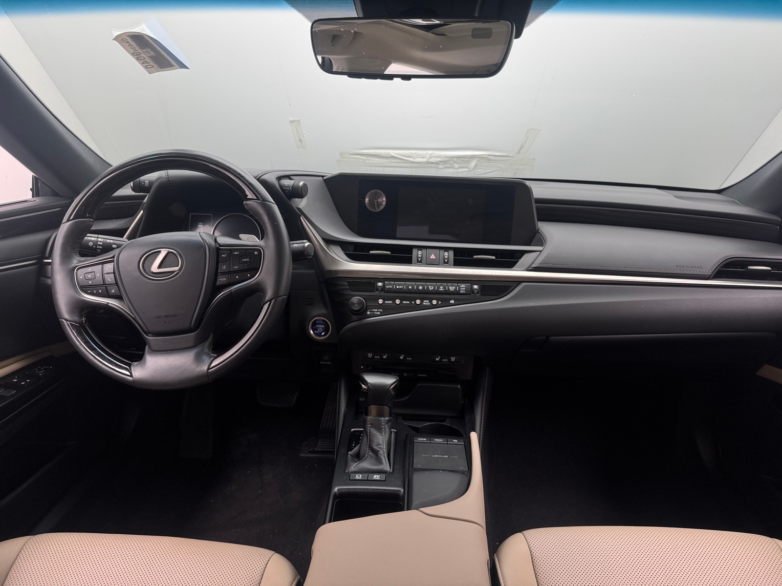 Thumbnail: 2020 Lexus ES - 2