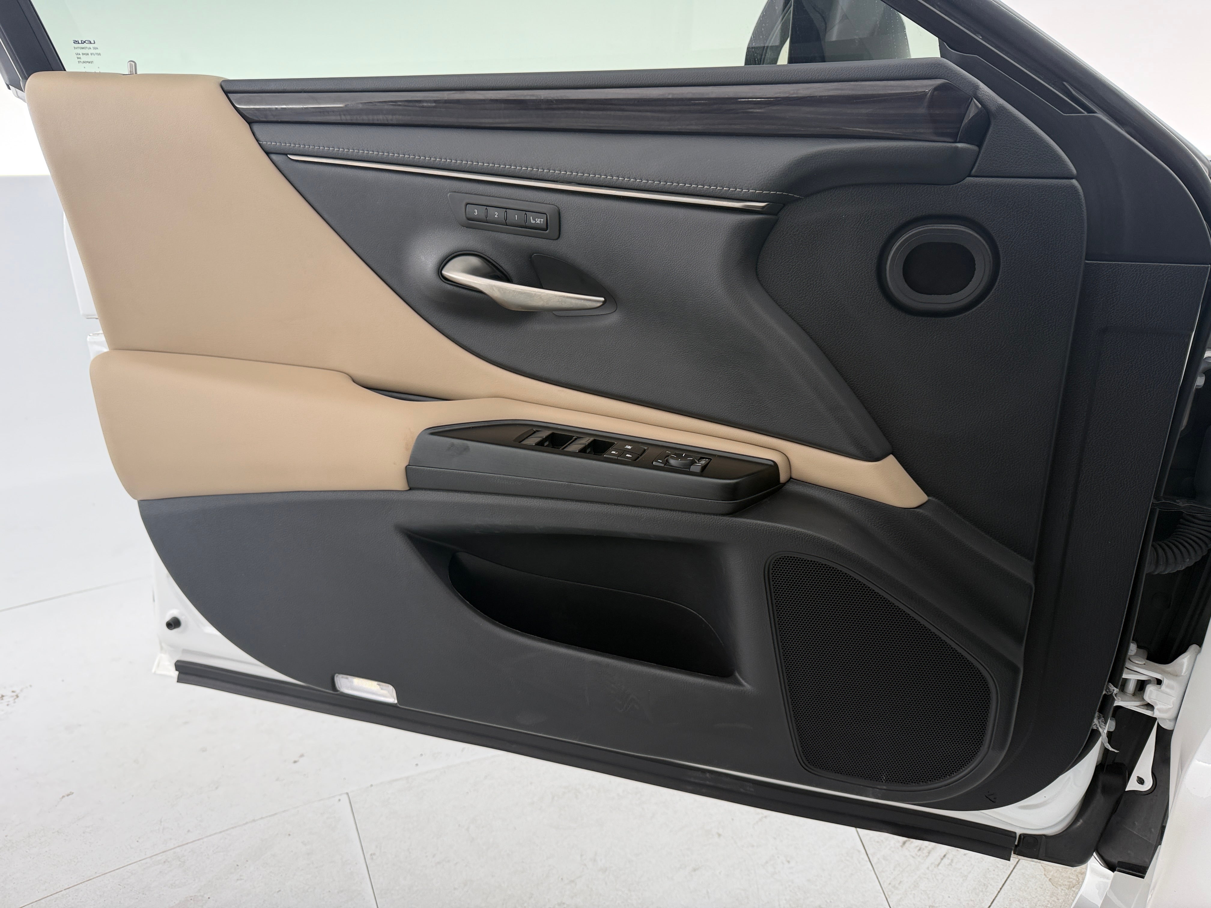 2020 Lexus ES Hybrid