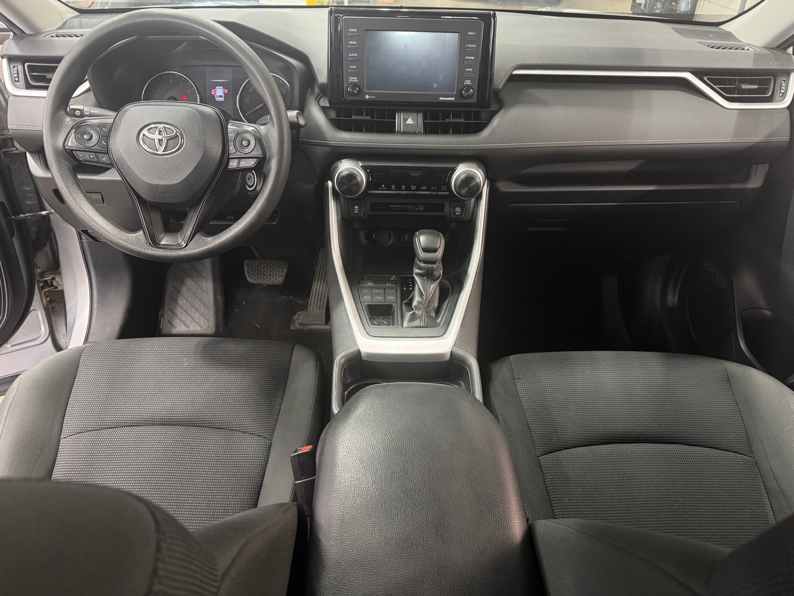 Thumbnail: 2020 Toyota RAV4 - 3