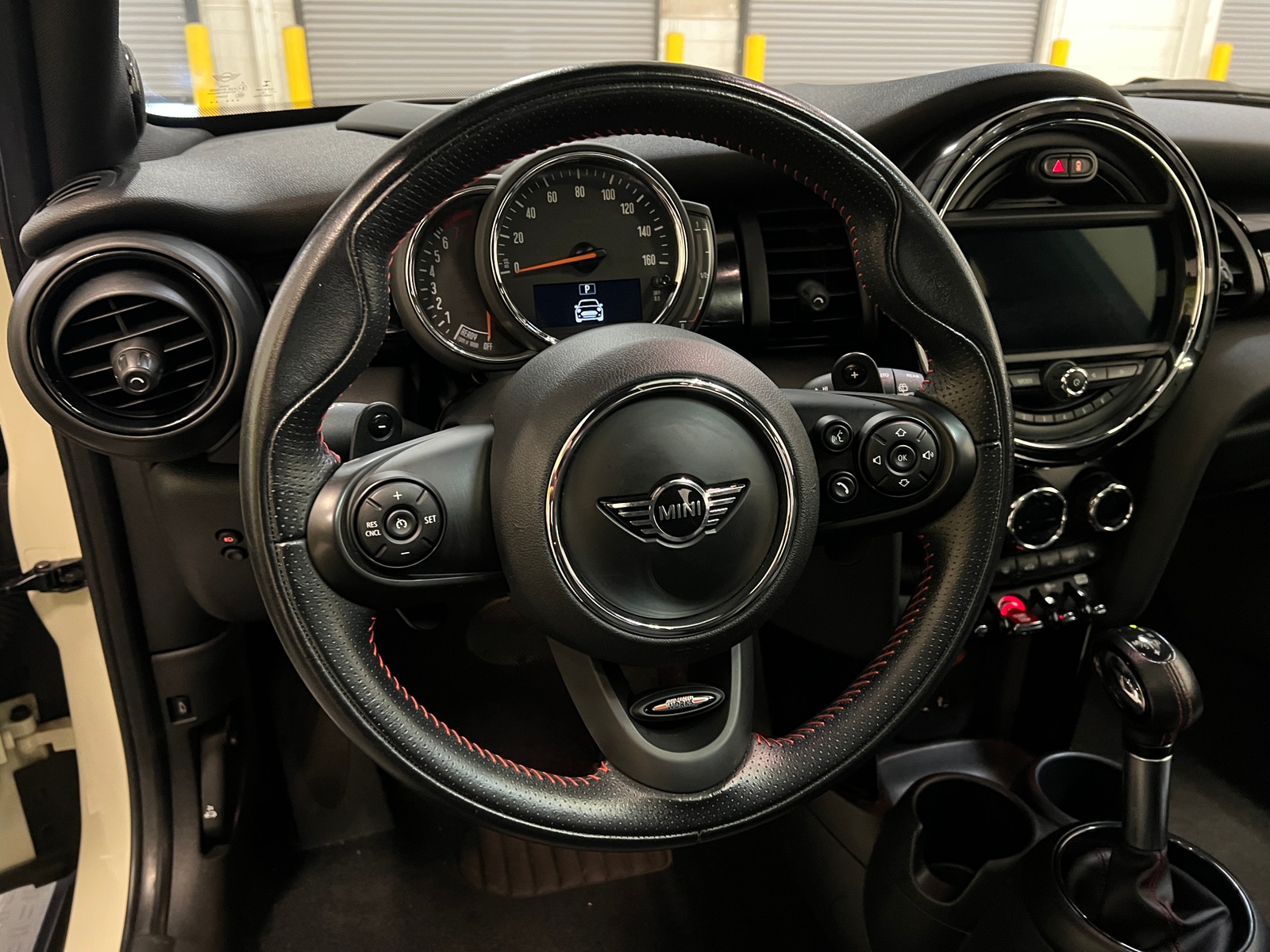 Thumbnail: 2019 MINI Cooper Hardtop - 4