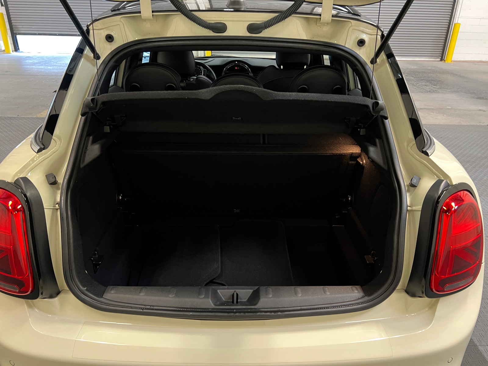 Thumbnail: 2019 MINI Cooper Hardtop - 6