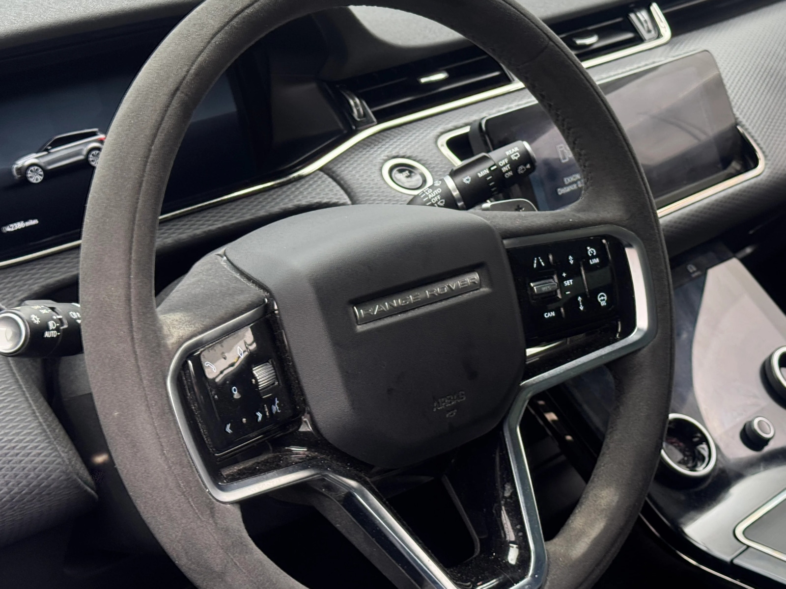 Thumbnail: 2023 Land Rover Range Rover Evoque - 4