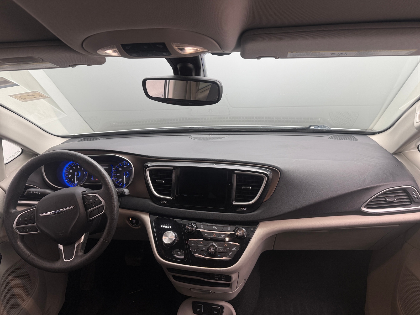 Thumbnail: 2018 Chrysler Pacifica - 3