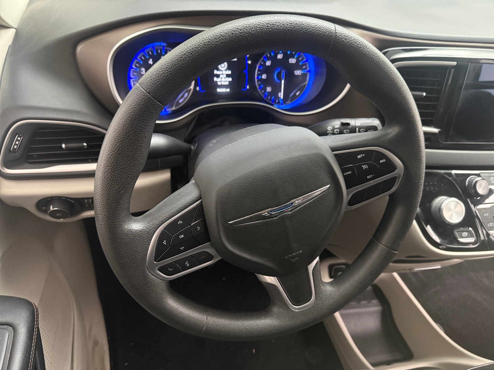 Thumbnail: 2018 Chrysler Pacifica - 5