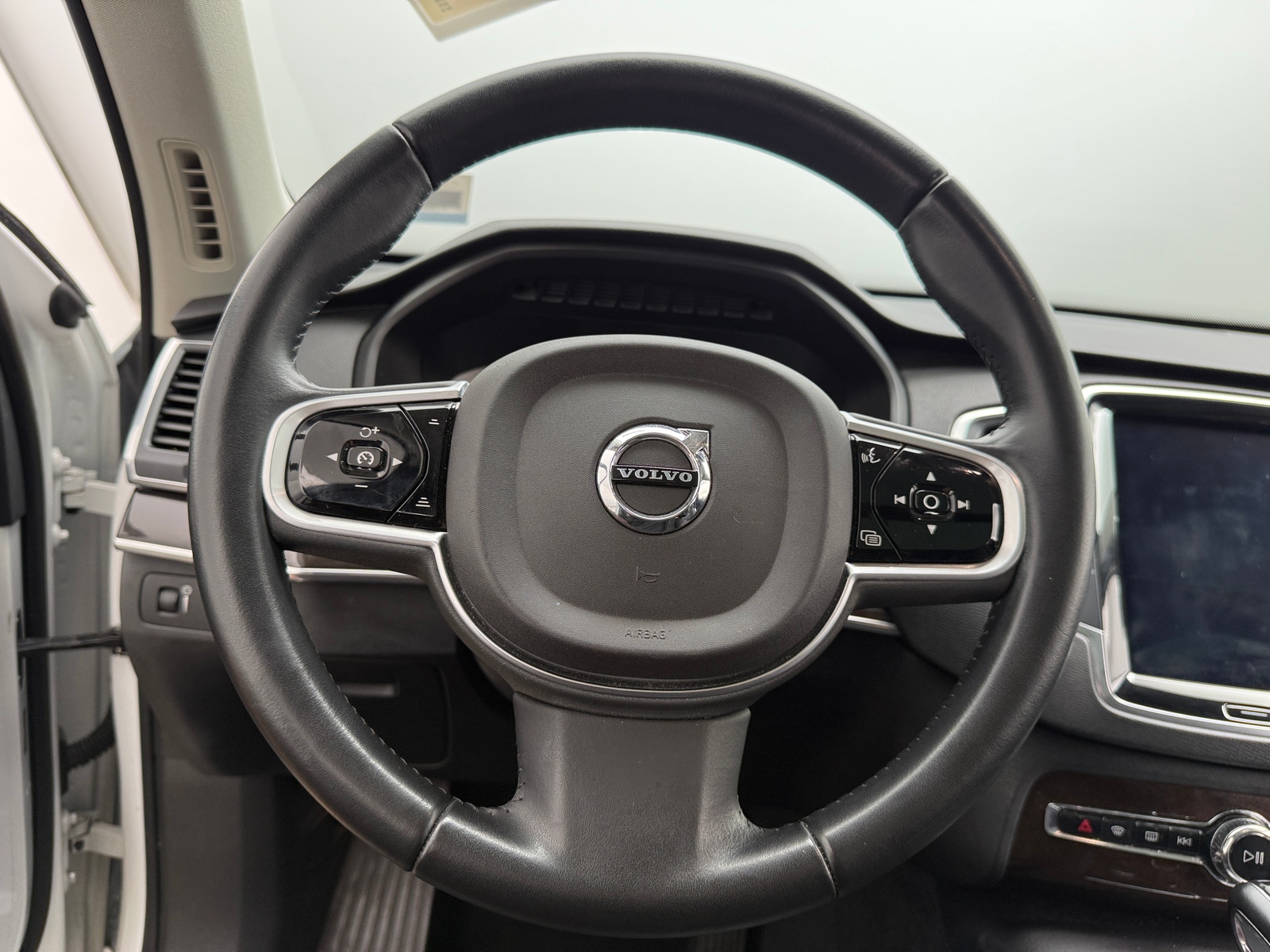 Thumbnail: 2019 Volvo XC90 - 4