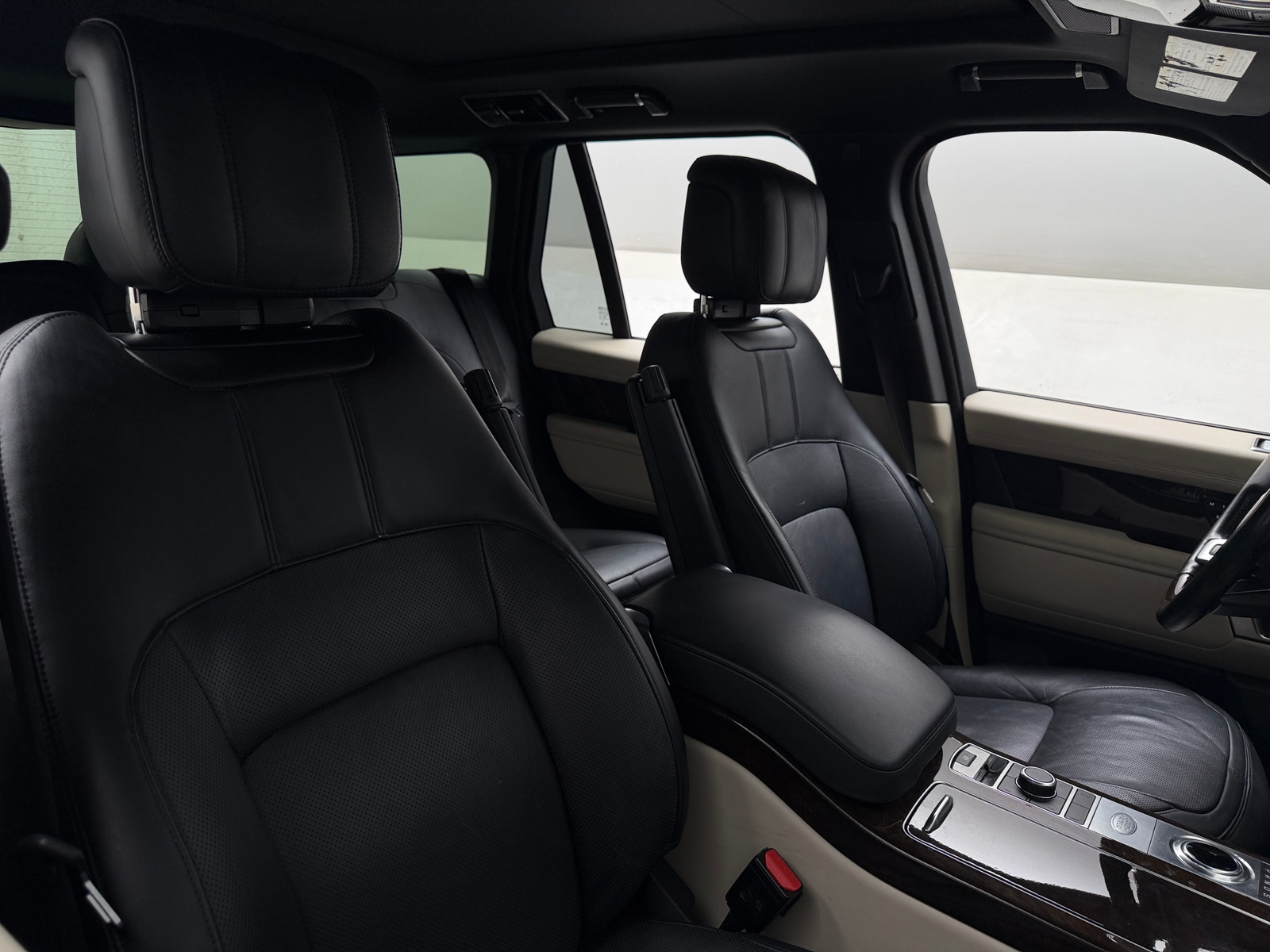Thumbnail: 2020 Land Rover Range Rover - 2