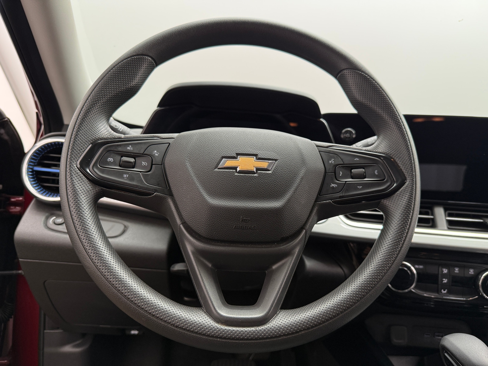 Thumbnail: 2025 Chevrolet Trax - 4